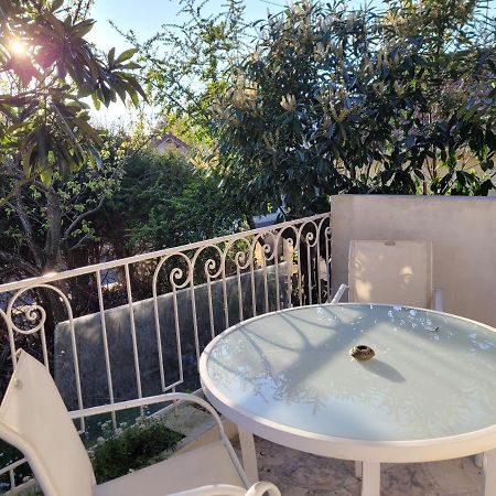 Joli T2, Terrasse Et Jardin, Ideal Pour Familles, A 15 Min De L'Aeroport Roissy Cdg Tremblay-en-France Buitenkant foto