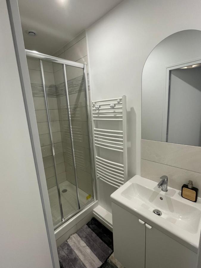 Joli T2, Terrasse Et Jardin, Ideal Pour Familles, A 15 Min De L'Aeroport Roissy Cdg Tremblay-en-France Buitenkant foto